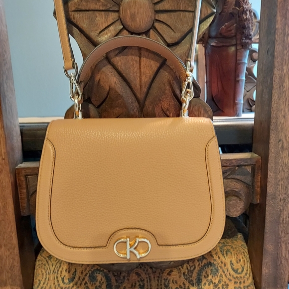 kate spade Handbags - Kate Spade Tan Crossbody Bag NWOT!!